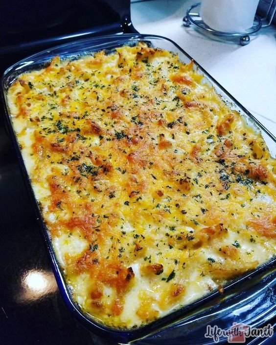 Lobster,crab and shrimp macaroni and cheese easy recipe