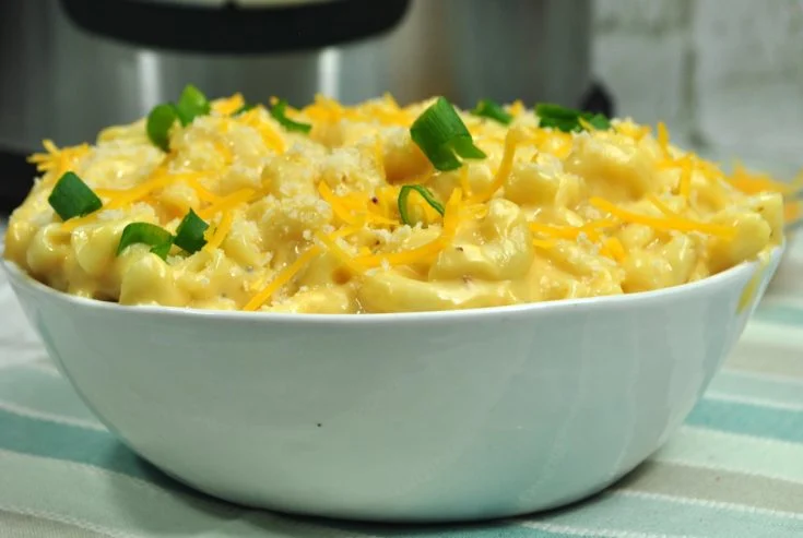 2 cups of dry macaroni pasta Macaroni Pasta 2 cups of shredded cheese (such as cheddar, mozzarella, or a blend) Cheese 1 ½ cups of milk (whole milk for a richer sauce, but any milk will do) Milk