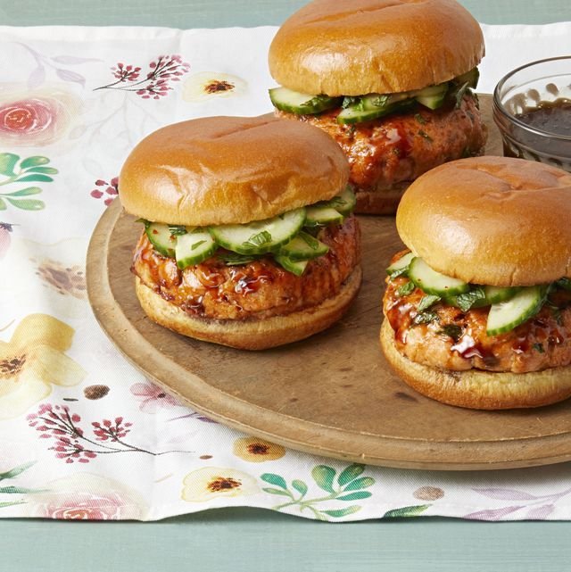 Easy grilled salmon burger recipe